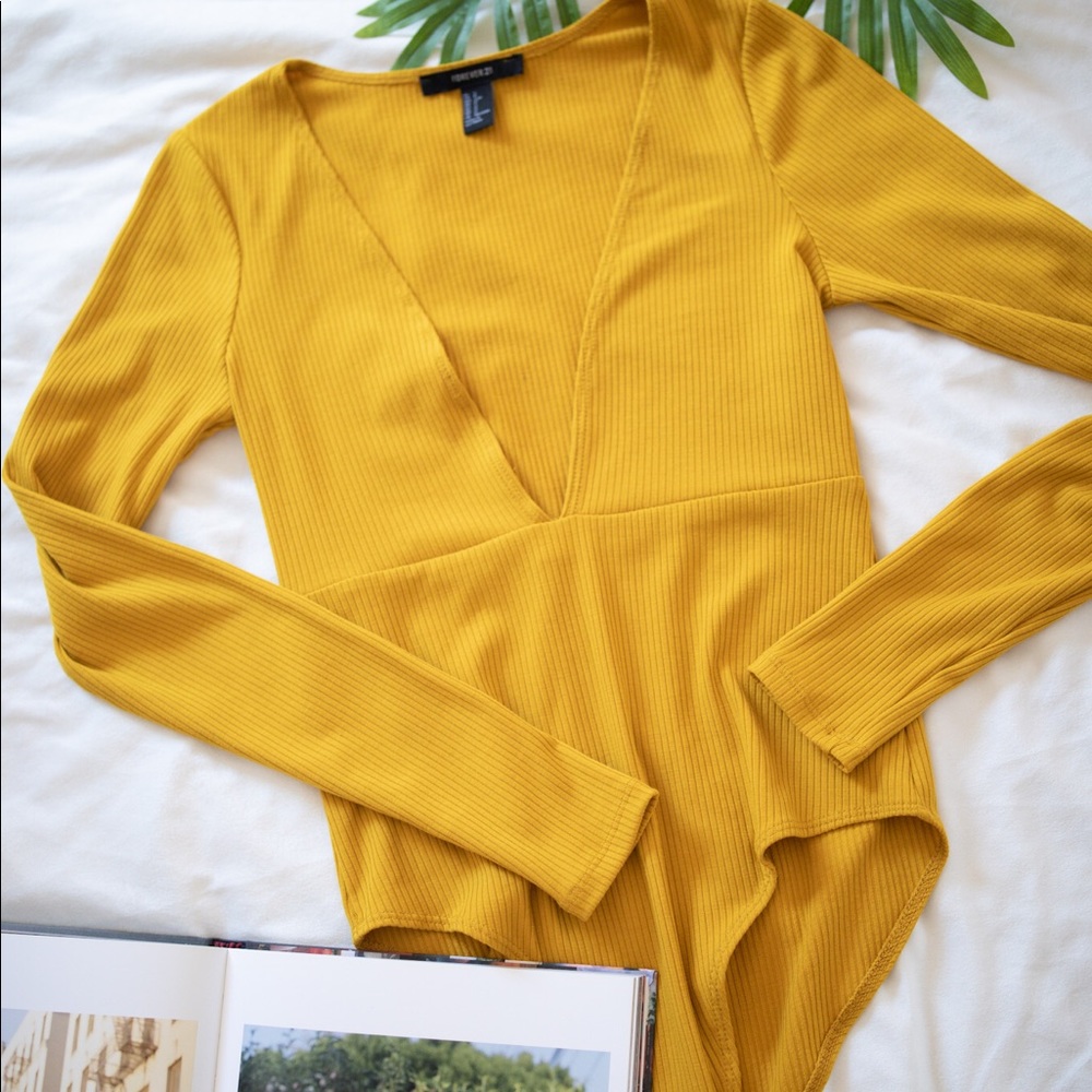 NWOT Low Cut Ribbed Bodysuit